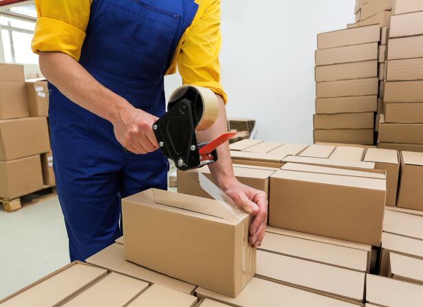 通達(dá)寶物流——專業(yè)人員打包